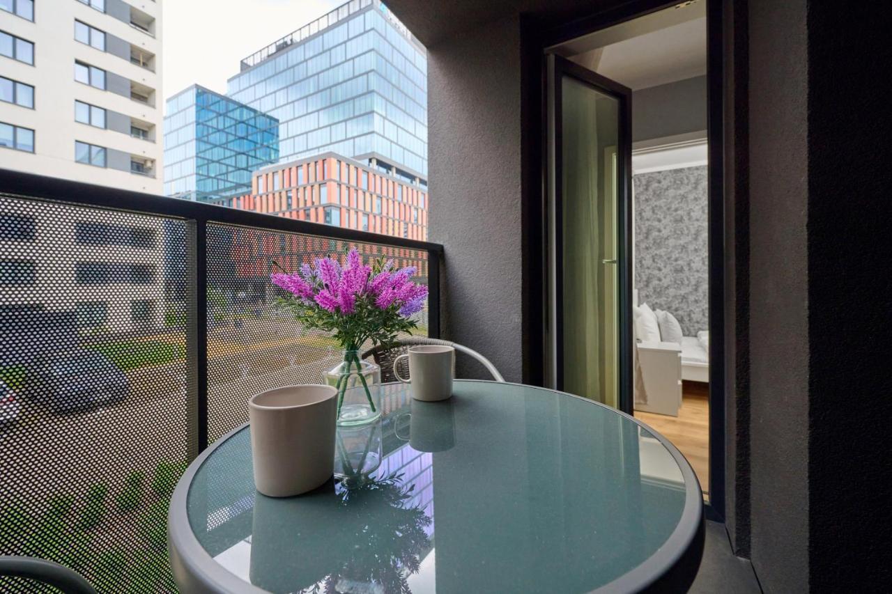 Apartment Gwiazdzista By The Sky Tower In By Renters