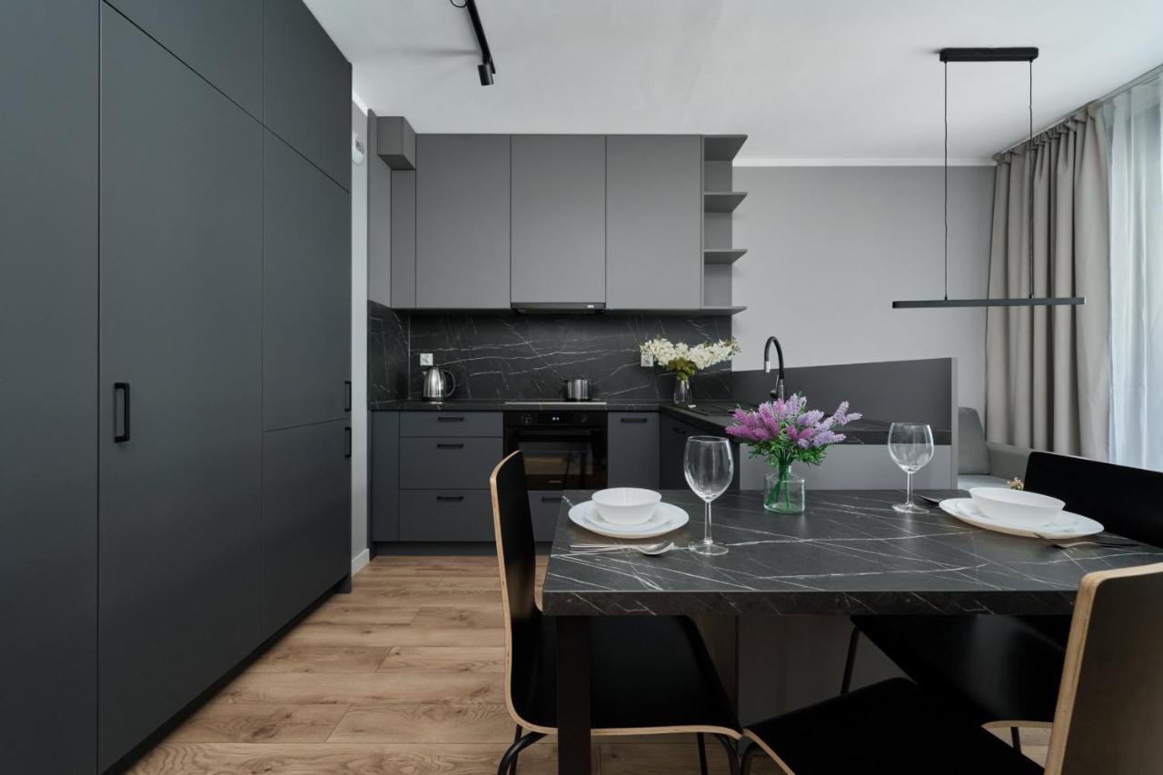 Gwiazdzista By The Sky Tower In By Renters * Breslau